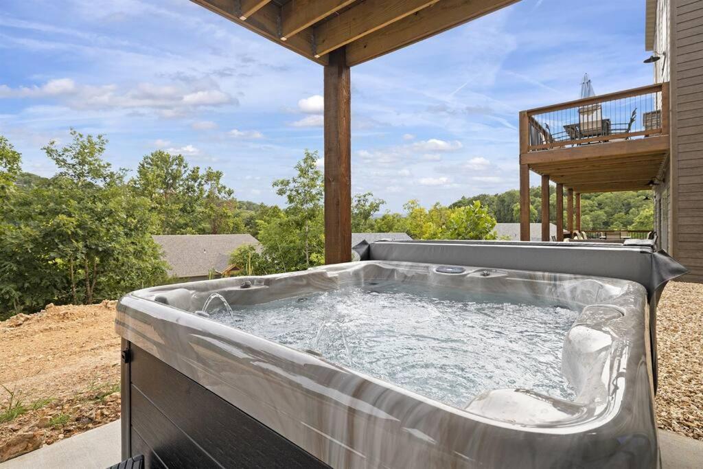 Gorgeous Hot Tub Holiday home Branson