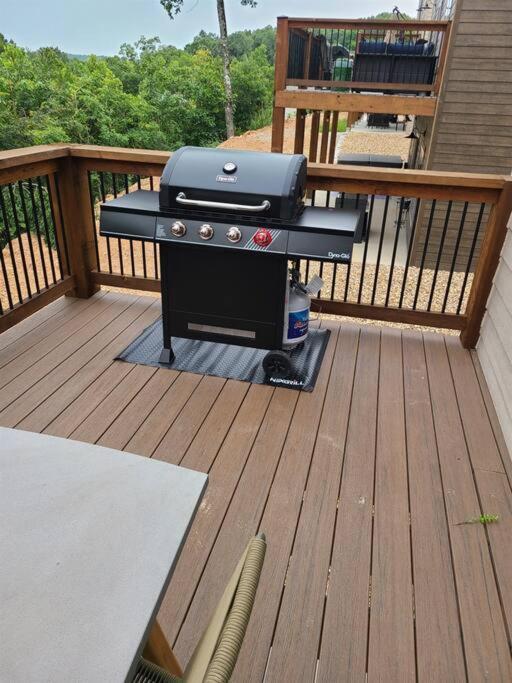 Gorgeous Hot Tub Holiday home Branson