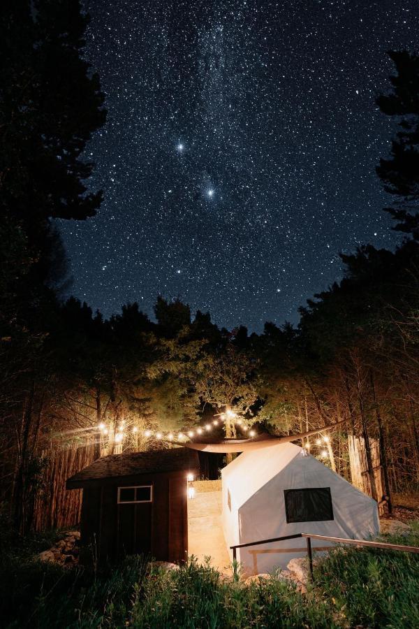 Cozy Unique Glamping On 53 Acres - Bedrock Site *