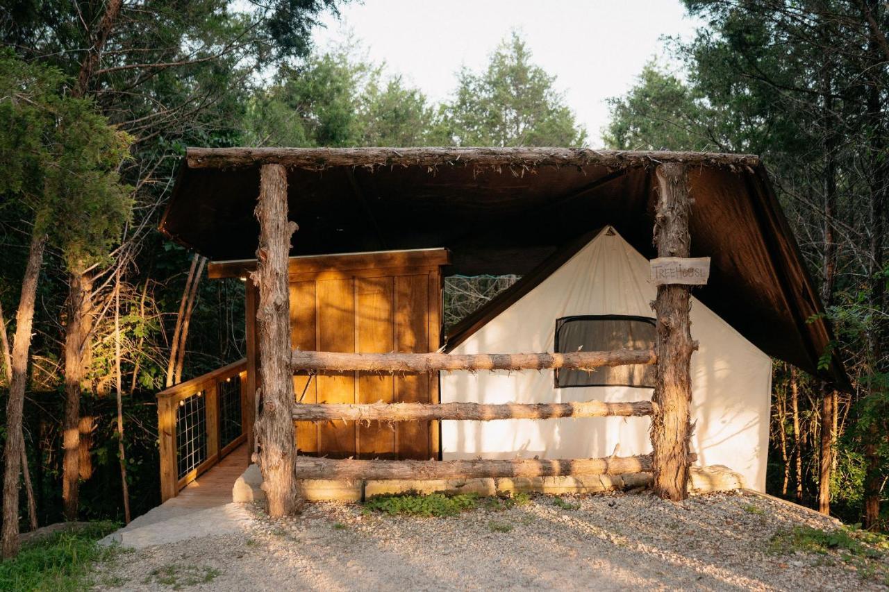 Treehouse Cozy Glamping Site *
