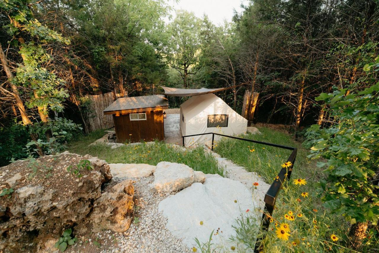 Cozy Unique Glamping On 53 Acres - Bedrock Site *