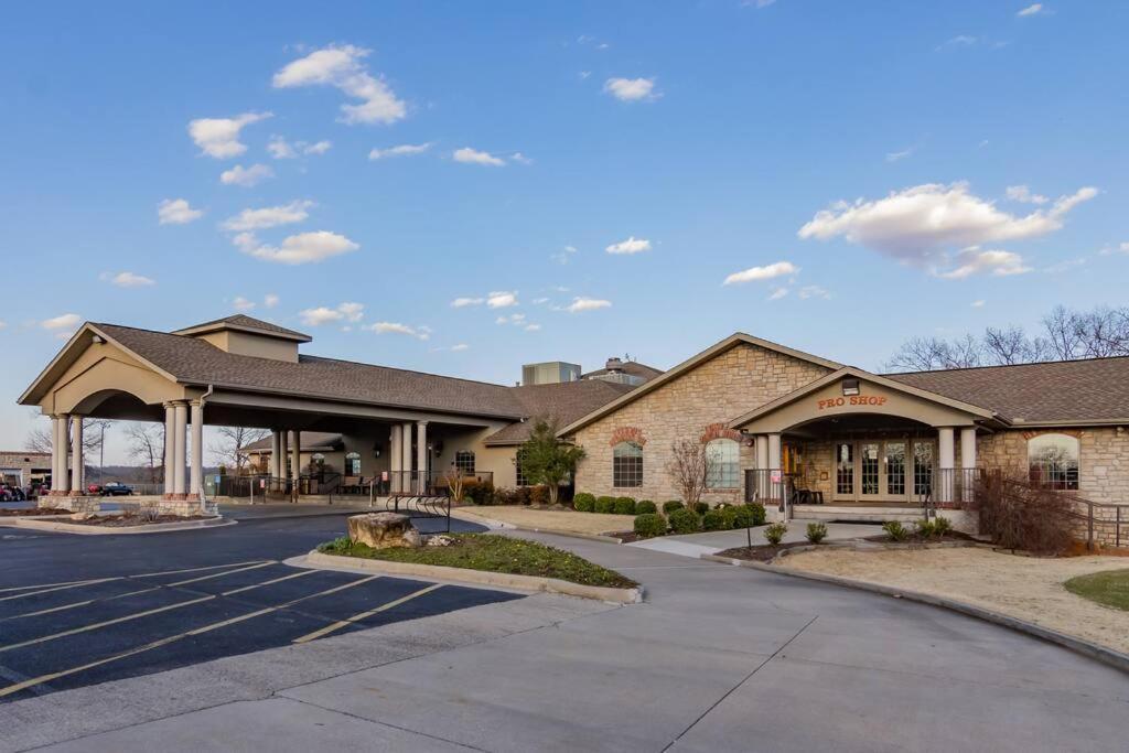 Tranquil 2-bedroom Pointe Royale Apartment Branson