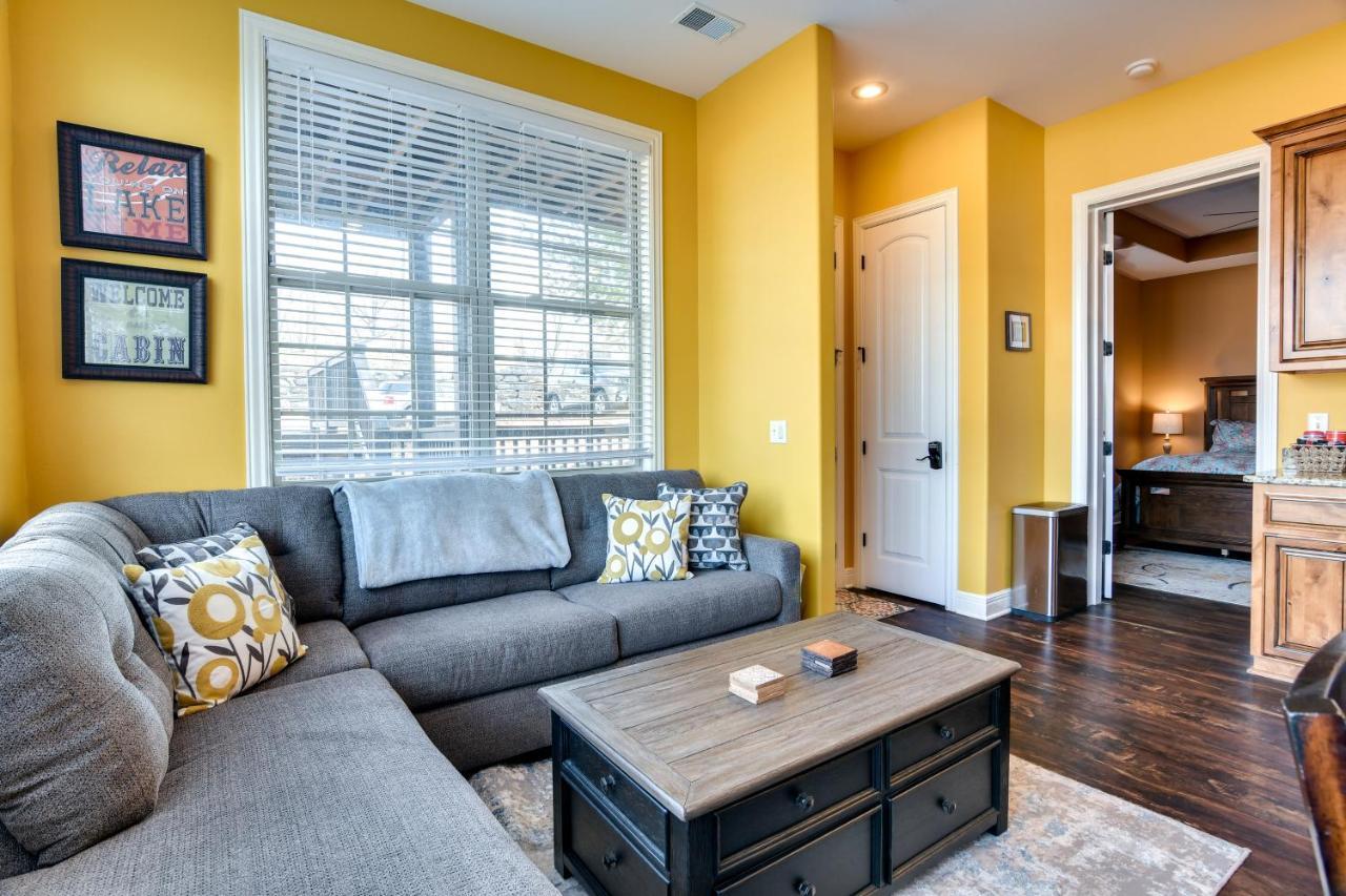 With Pool Near Silver Dollar City! Apartment Branson