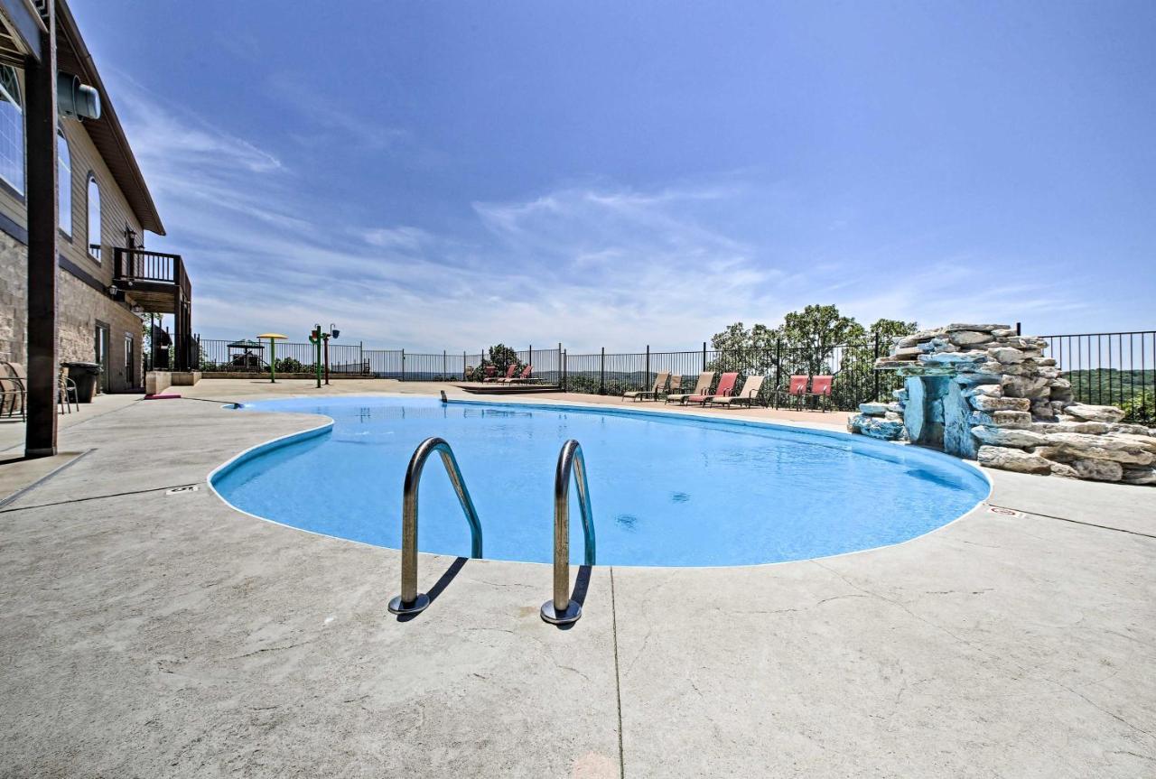 With Pool Near Silver Dollar City! Apartment Branson