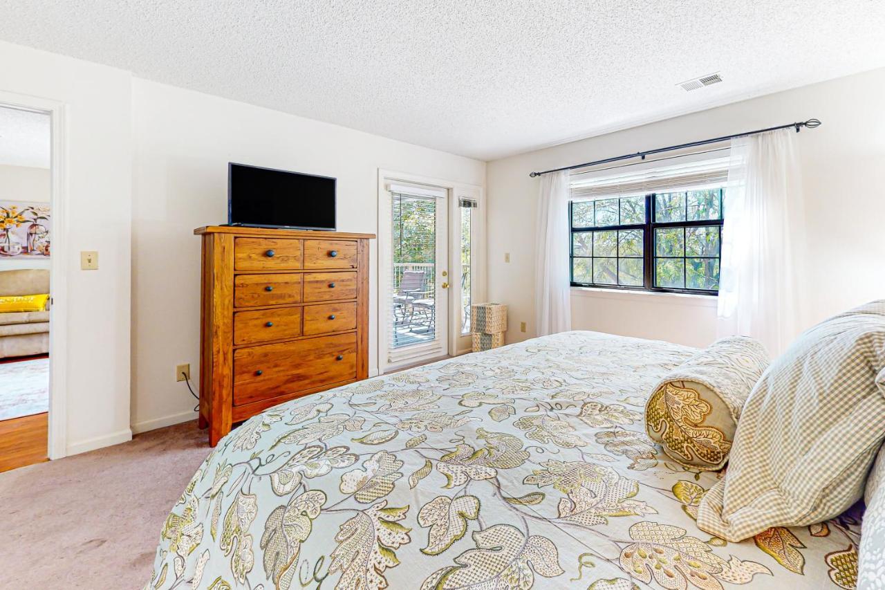 Memories At Foothills Apartment