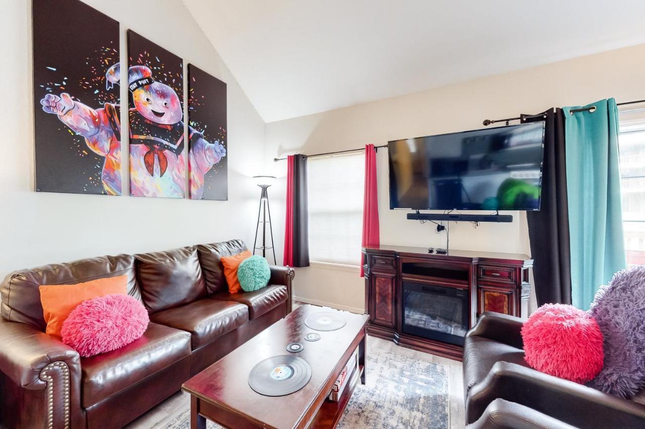 Apartment Retro Color Retreat Branson