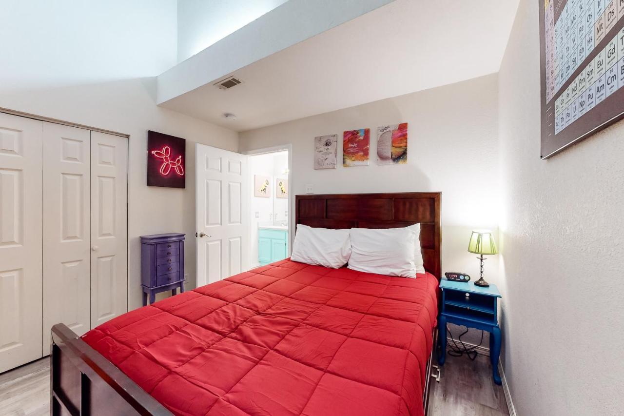 Retro Color Retreat Apartment Branson