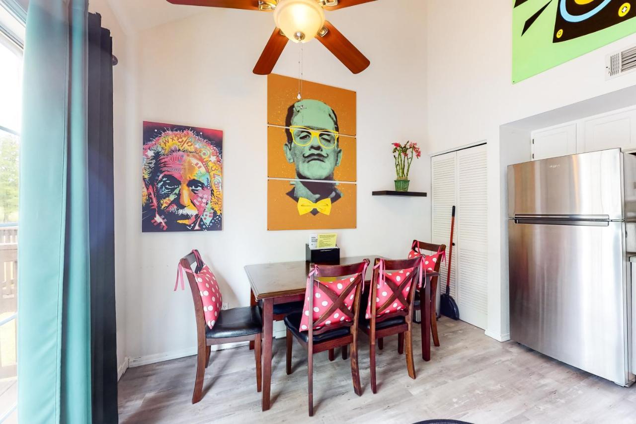 Retro Color Retreat