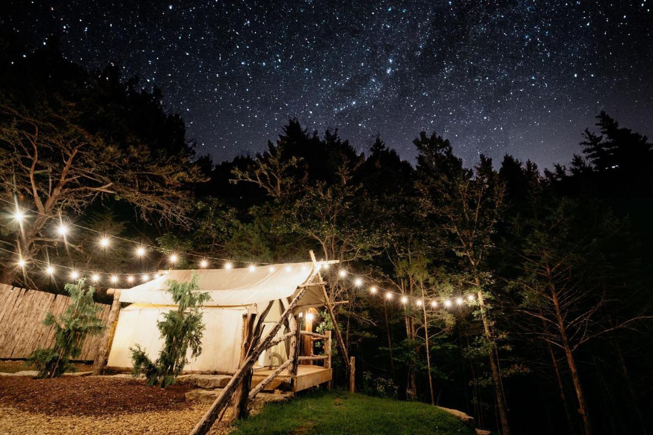 Luxury tent The Original On 53 Acres, Branson, Mo