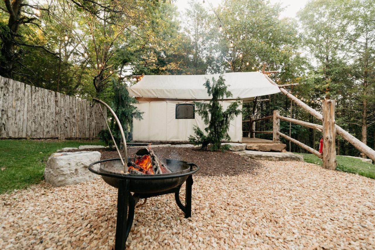 The Original On 53 Acres, Branson, Mo Luxury tent *