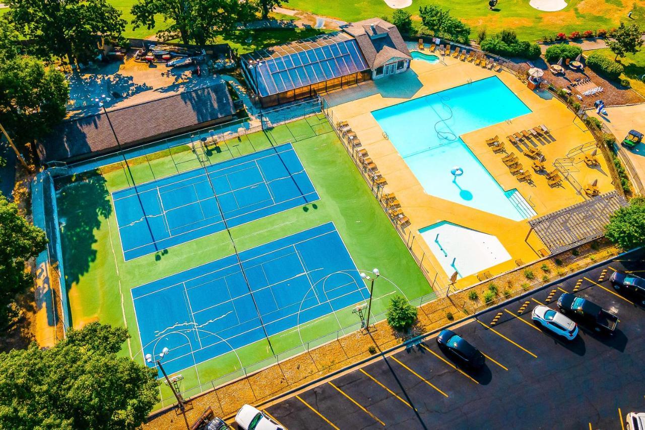 Evergreen Pointe Apartment *