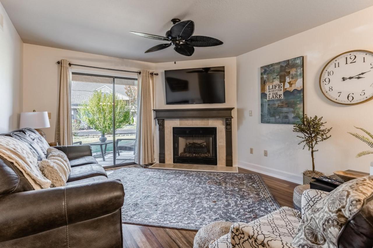 Evergreen Pointe Apartment