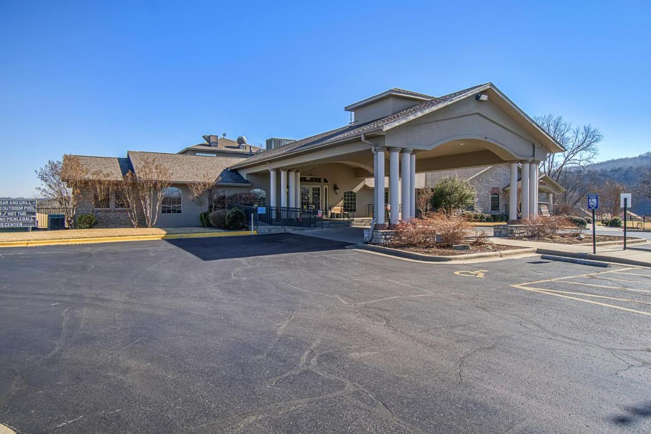 Evergreen Pointe Apartment *