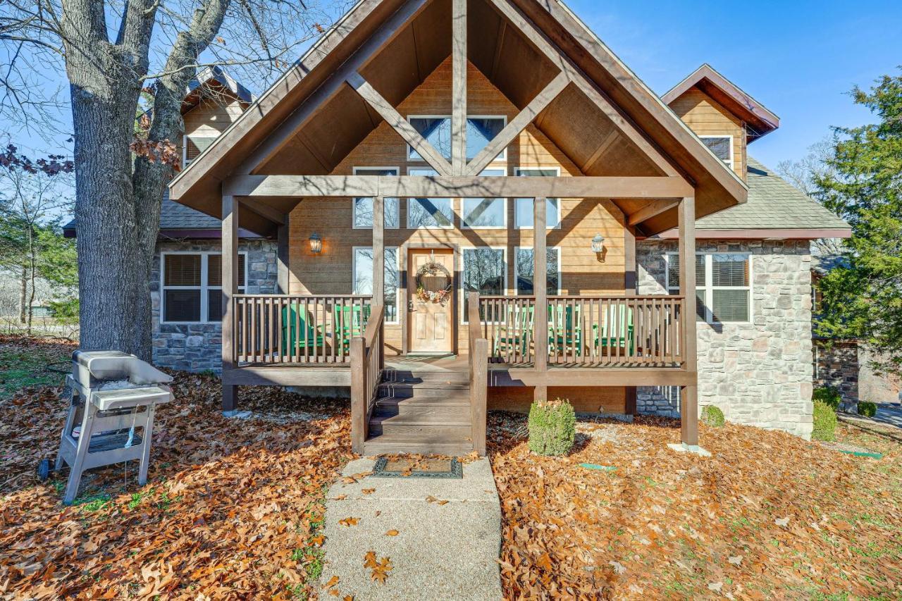 Holiday home Getaway - Near Silver Dollar City! *