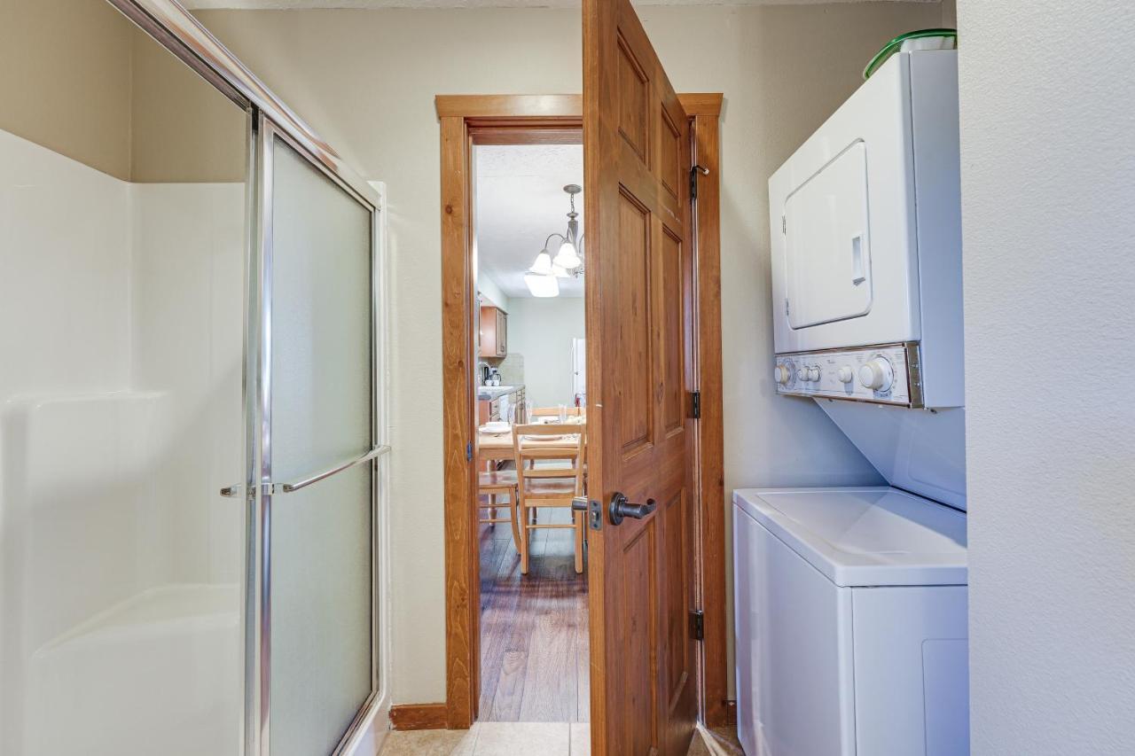 Holiday home Getaway - Near Silver Dollar City! *