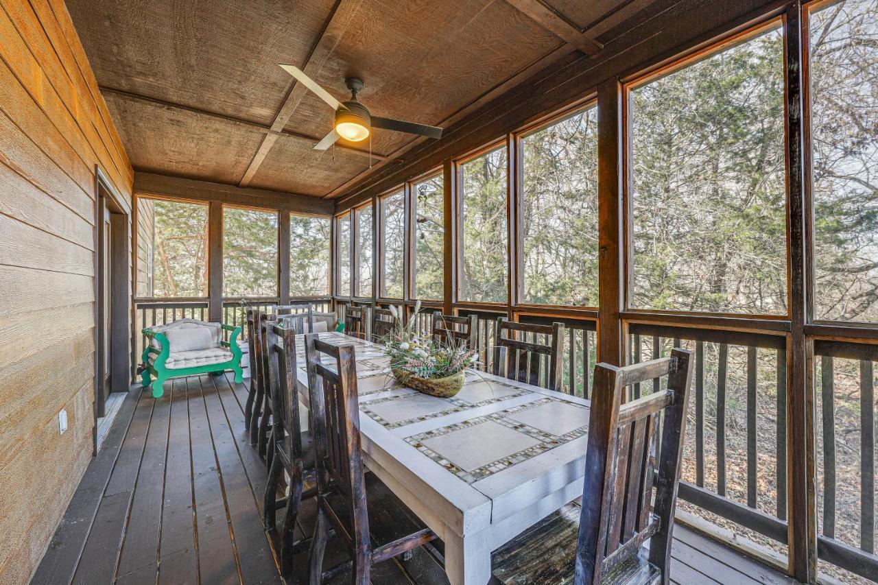 Holiday home Getaway - Near Silver Dollar City! *