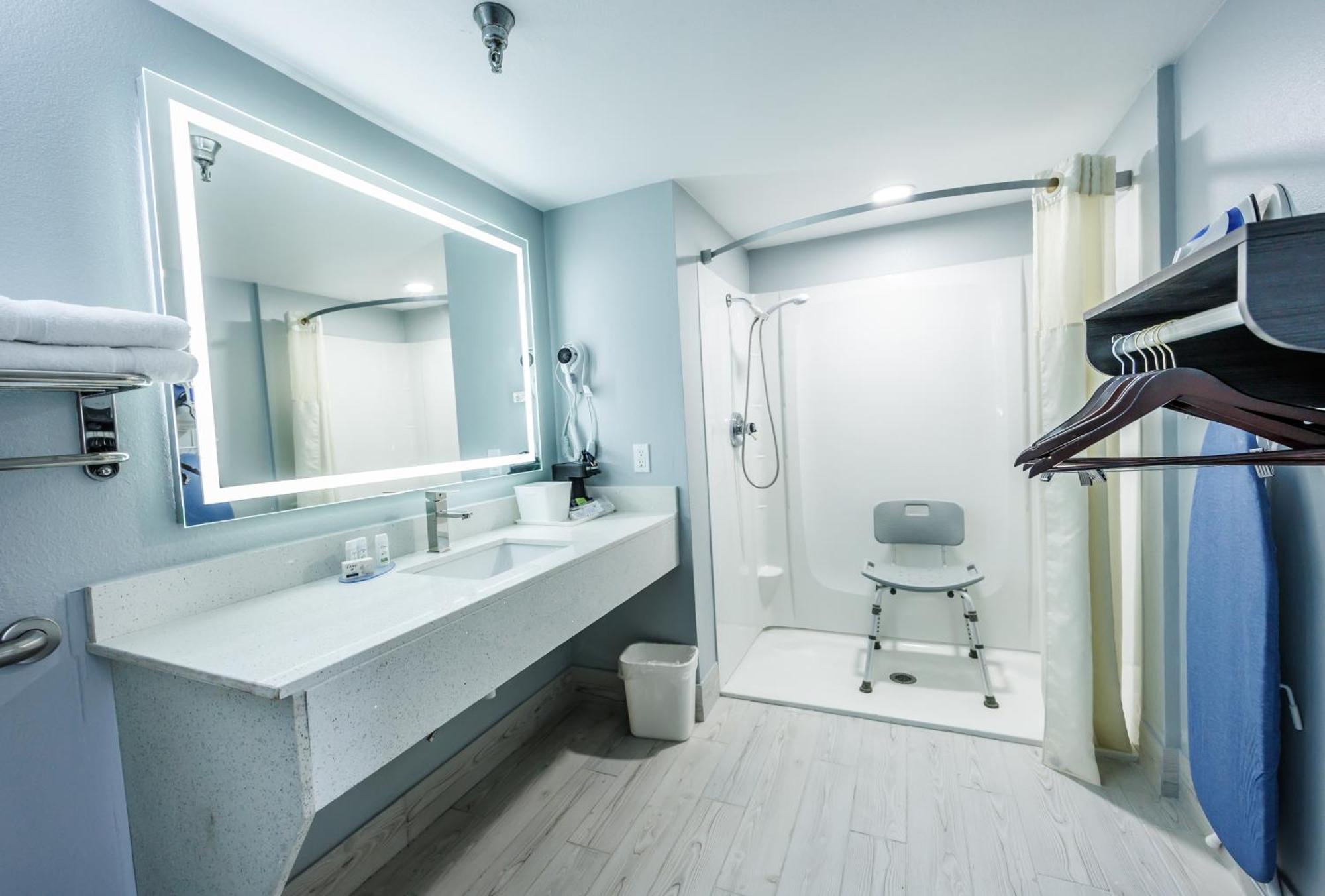 Hotel Baymont By Wyndham Thousand Hills 2*