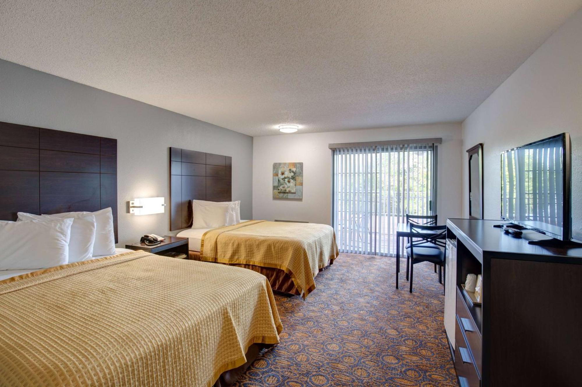 Howard Johnson By Wyndham Theatre District Branson