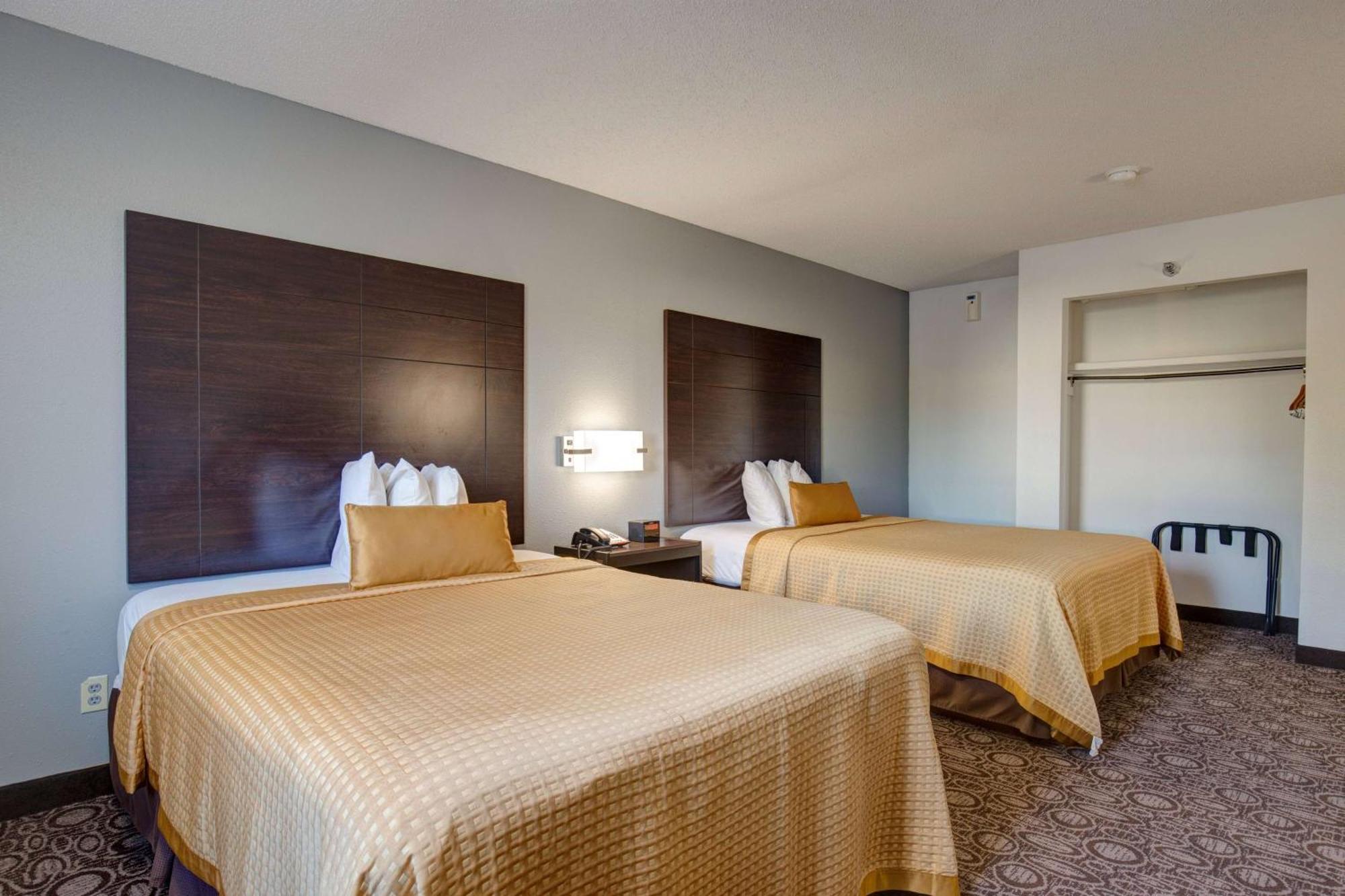 Hotel Howard Johnson By Wyndham Theatre District 2*
