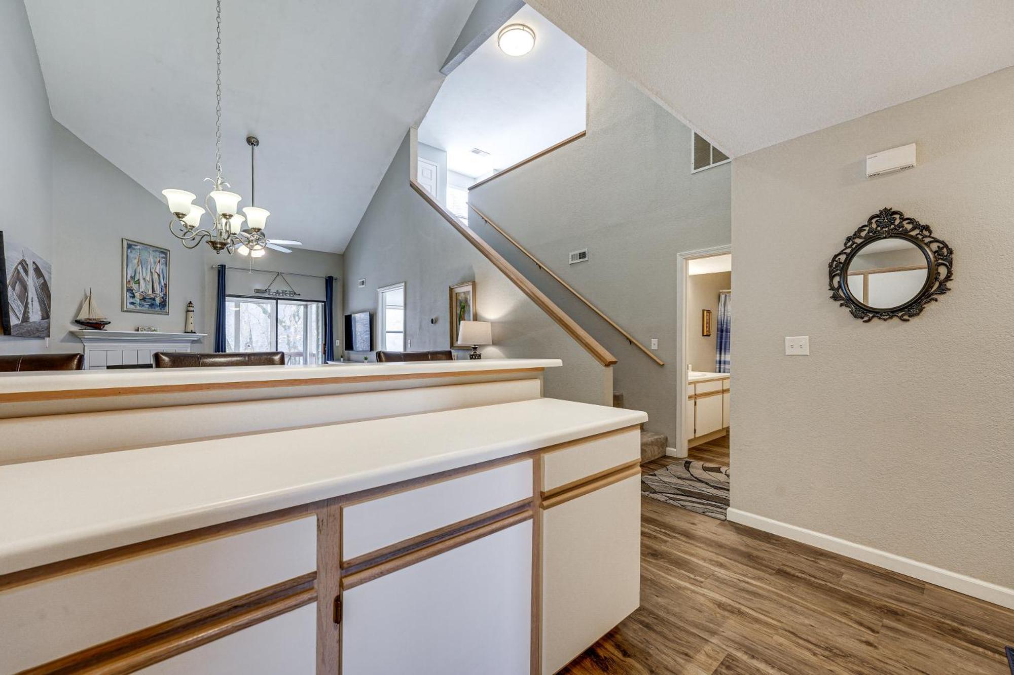 Apartment Lakefront Penthouse With Amenities! Branson