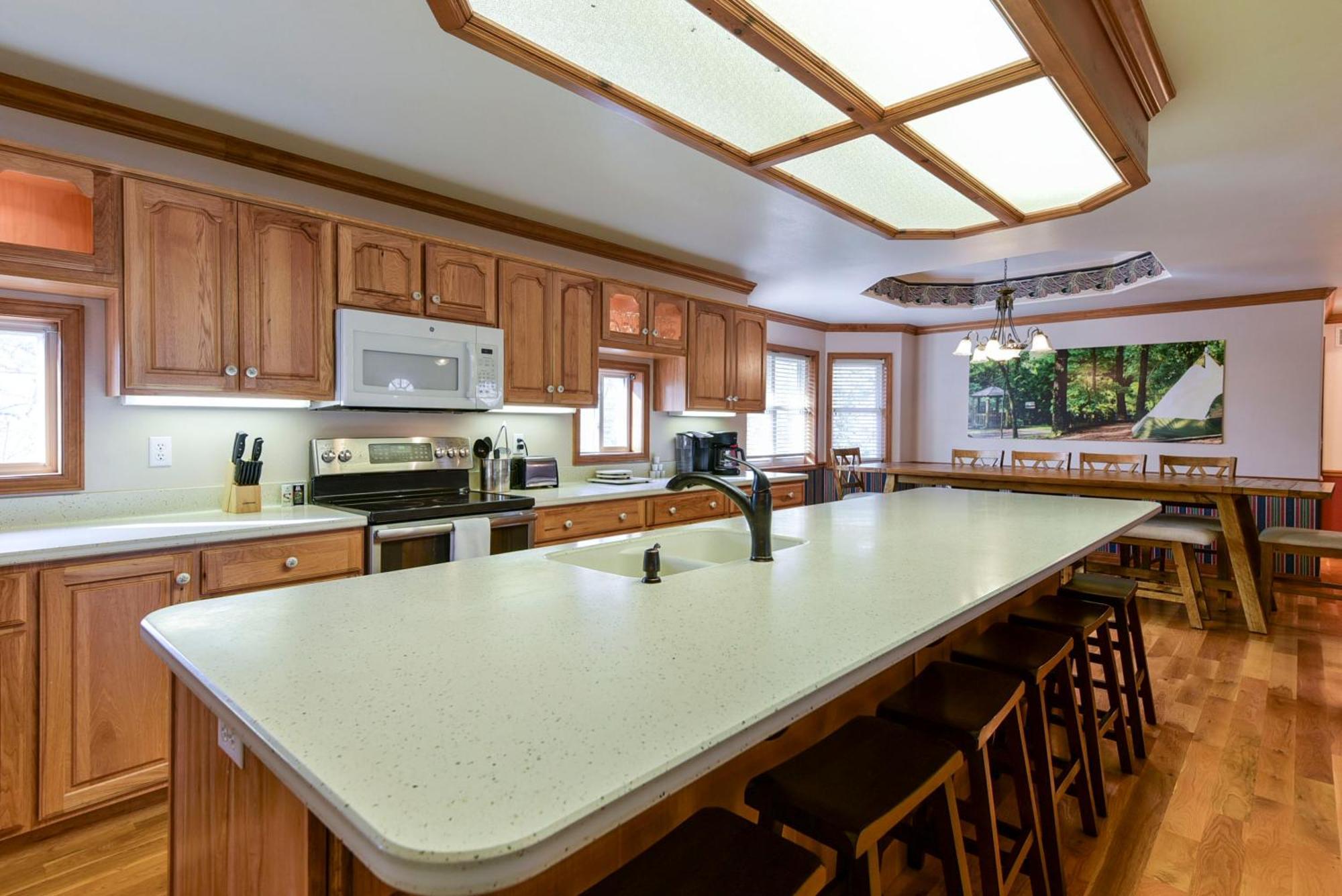 5 Bedroom Vacation Next To Silver Dollar Holiday home