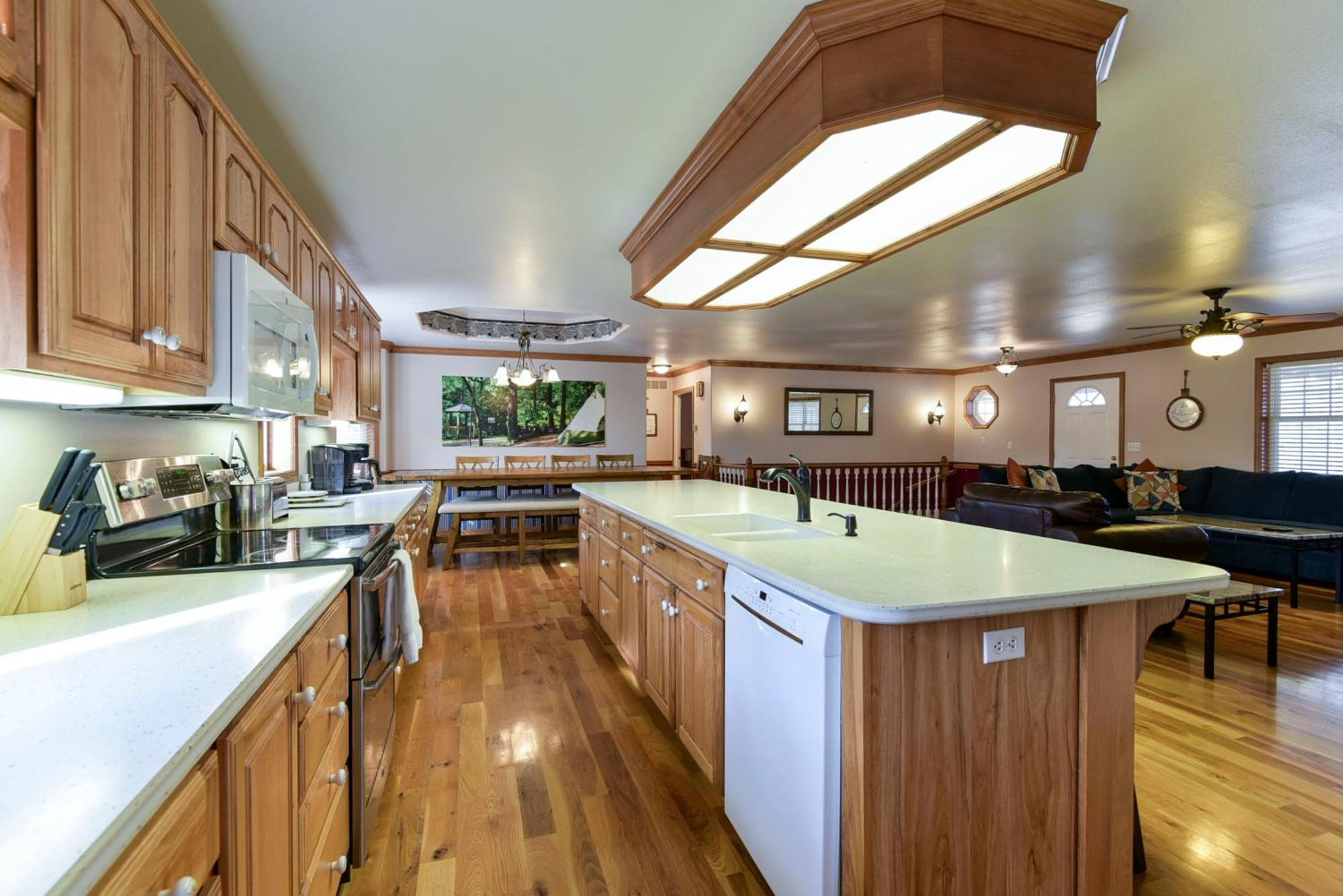 5 Bedroom Vacation Next To Silver Dollar * Branson