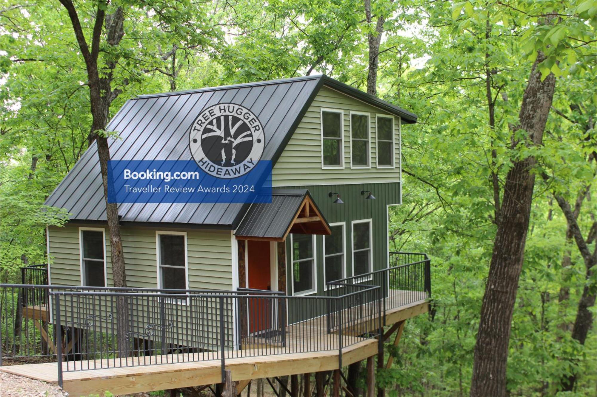 Secluded Treehouse In The Woods - Tree Hugger Hideaway Branson