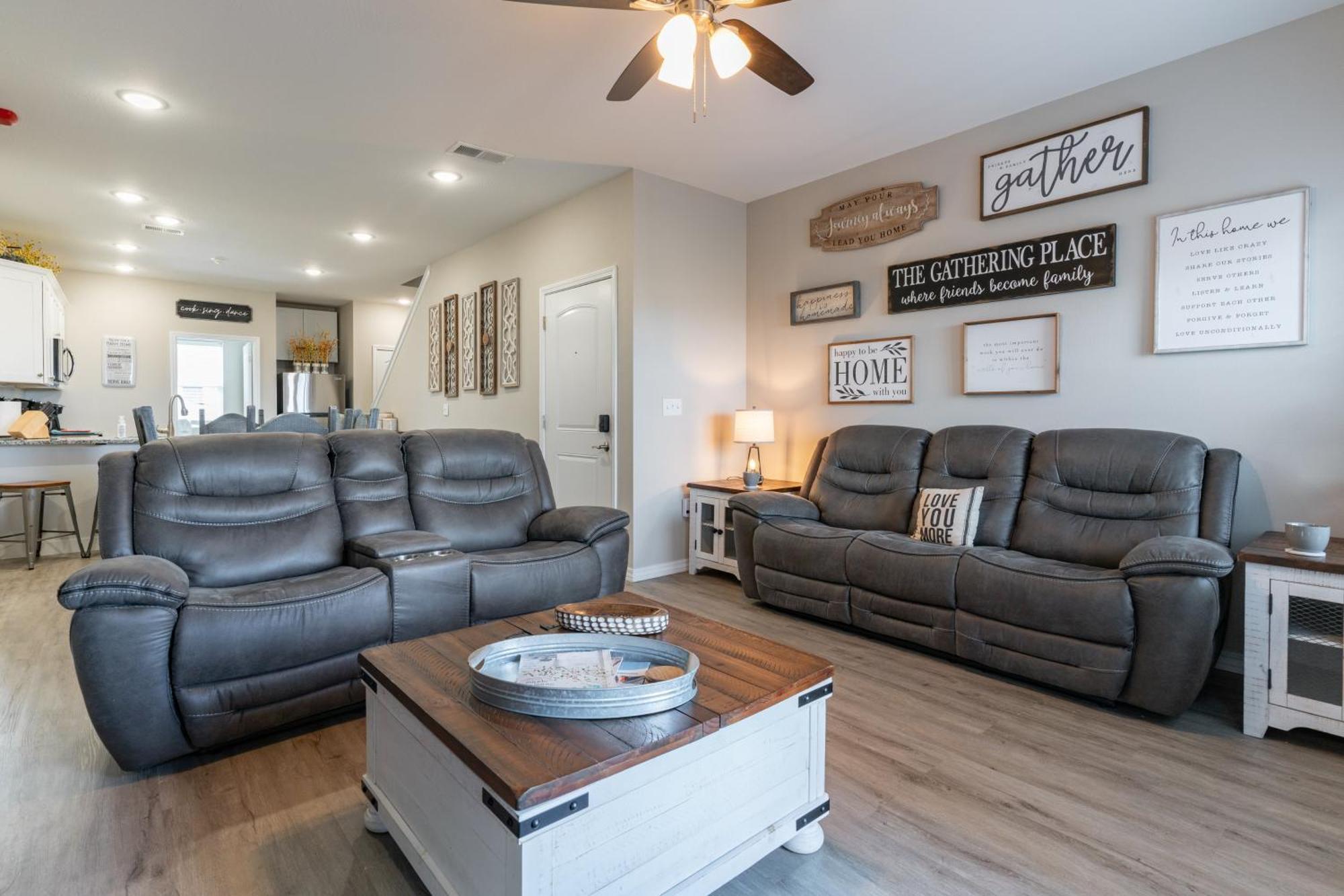 Near 76 Strip And Sdc - King Beds - Outdoor Pool - Free Attraction Tickets - V3301-6 * Branson