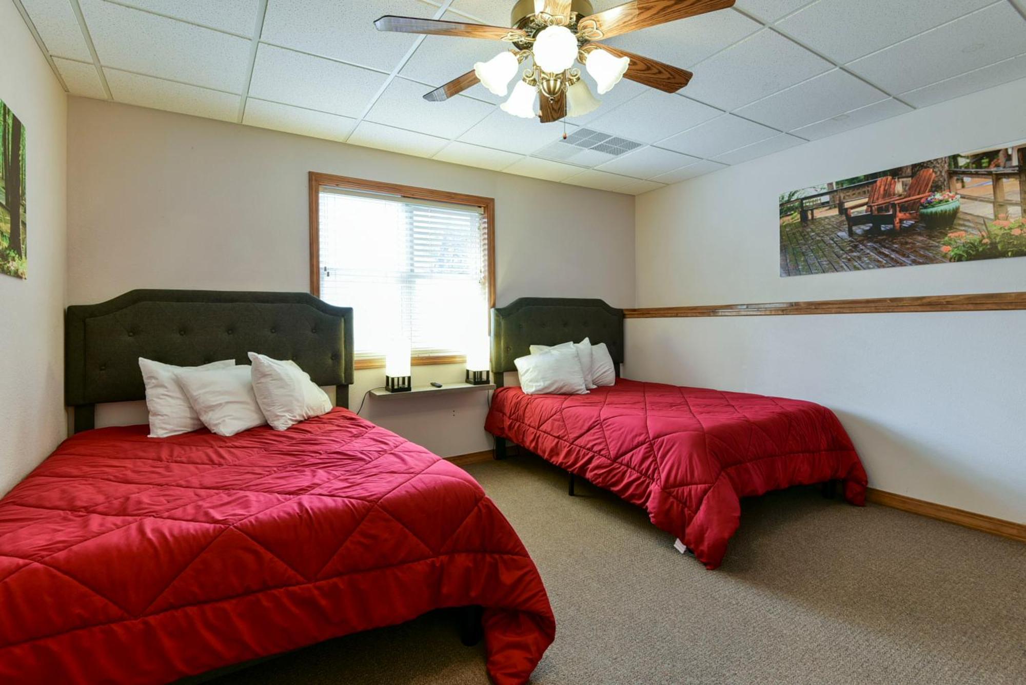 5 Bedroom Vacation Next To Silver Dollar Holiday home