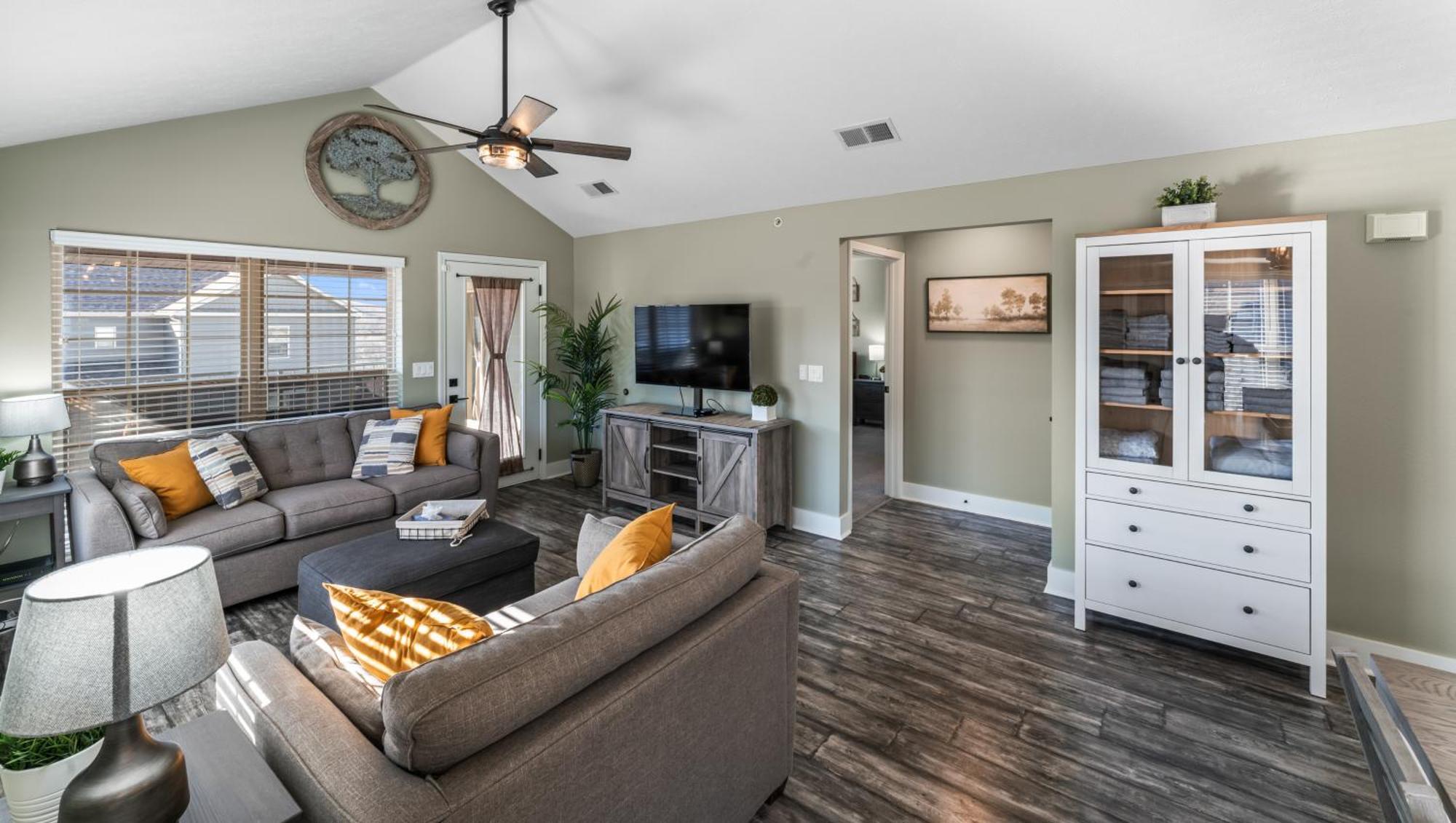 Golf On Site - Walk-in Shower - Jetted Tub - Free Attraction Tickets Included