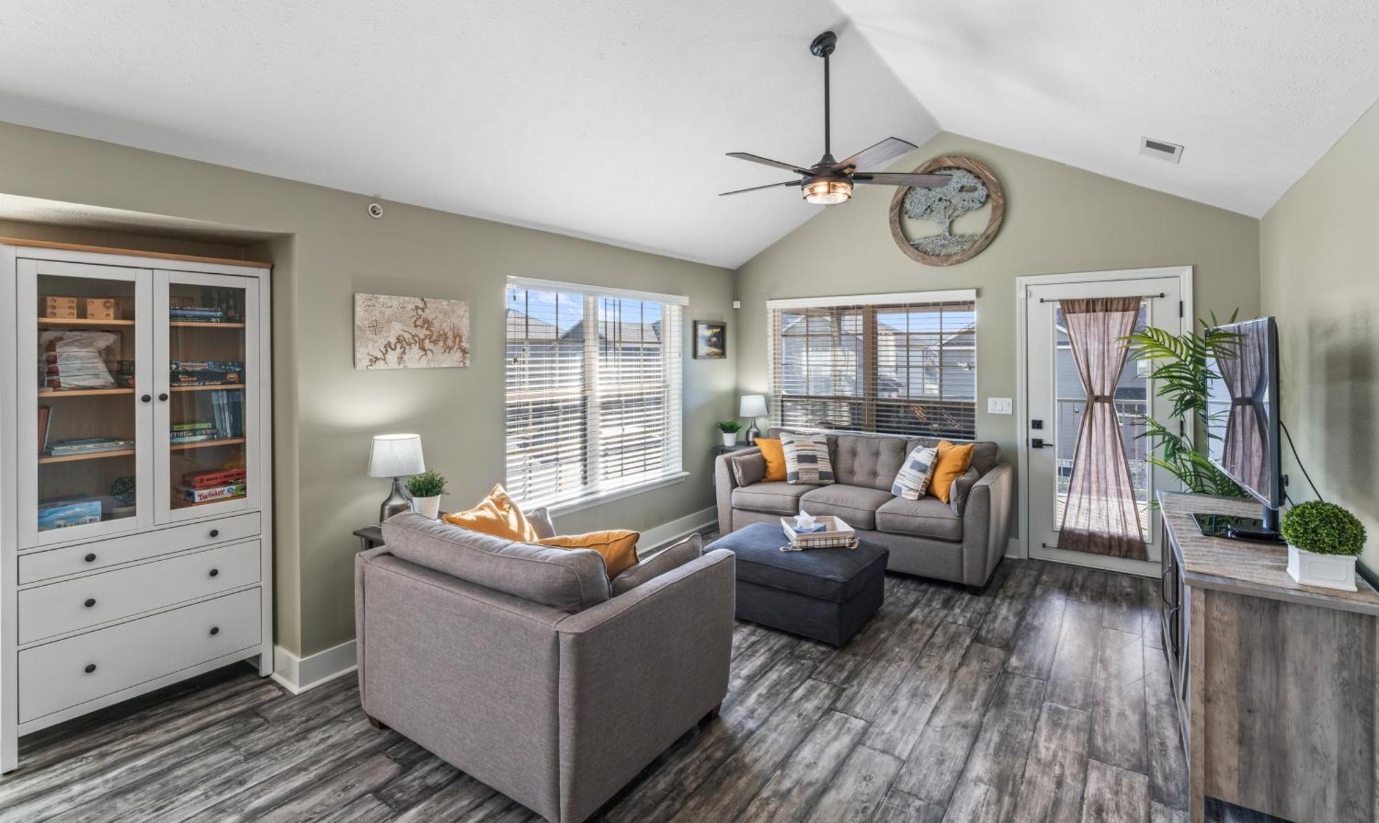 Golf On Site - Walk-in Shower - Jetted Tub - Free Attraction Tickets Included