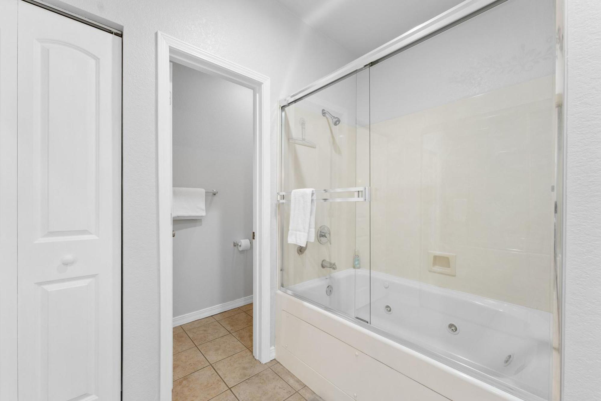 Apartment Thousand Hills Golf View Walkin With Elevator And Close To 76 *