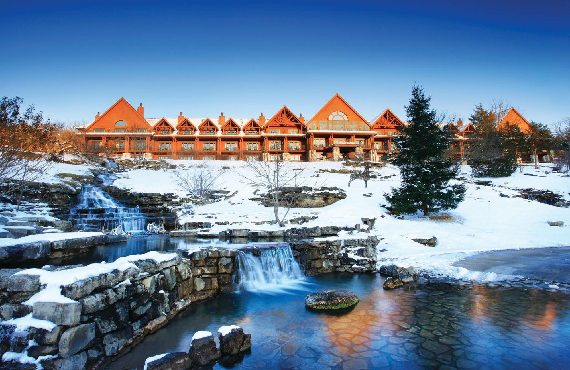 Apartment Thousand Hills Golf View Walkin With Elevator And Close To 76 Branson