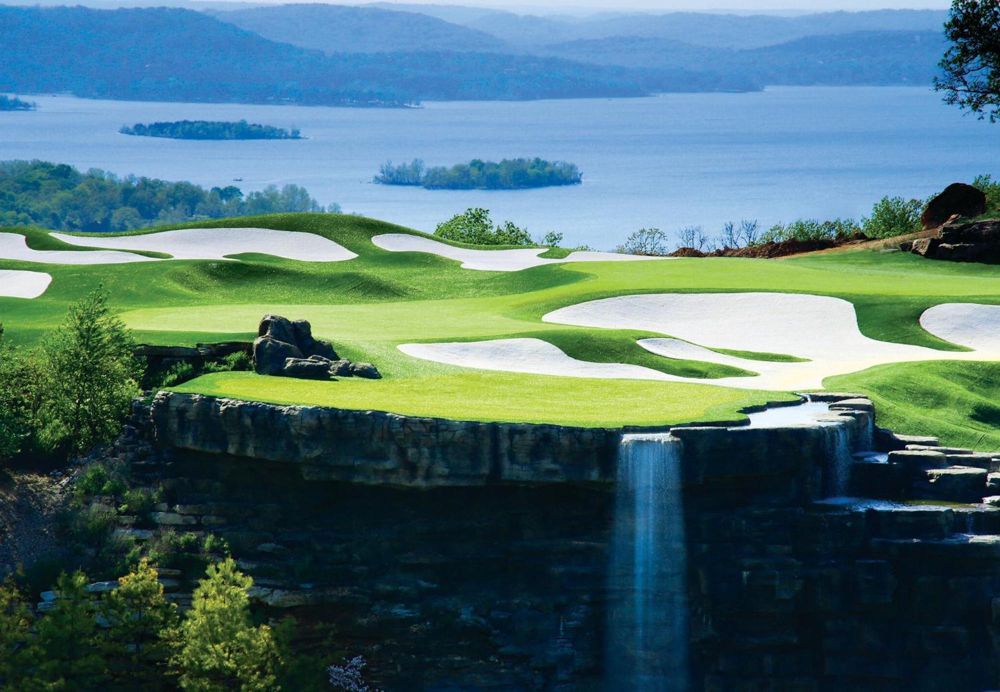 Apartment Thousand Hills Golf View Walkin With Elevator And Close To 76 Branson