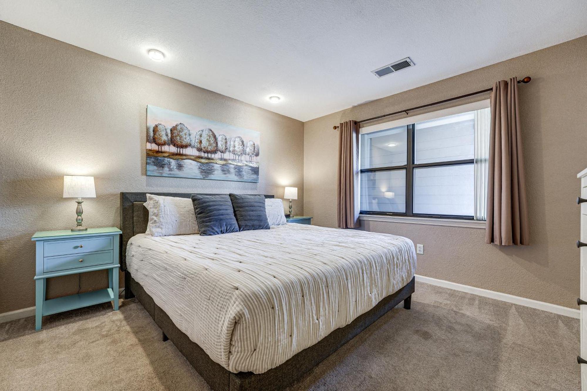 Lakefront Penthouse With Amenities! * Branson