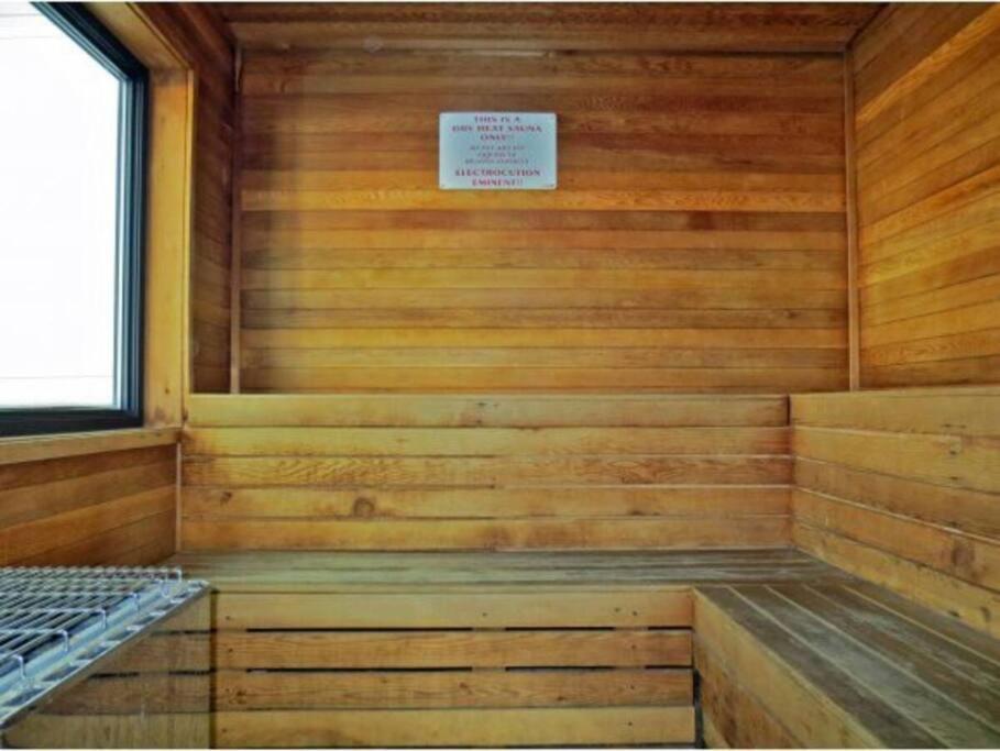 Free Daily Attractions Including Silver Dollar City! Spacious, Centrally Located, 2 Pools