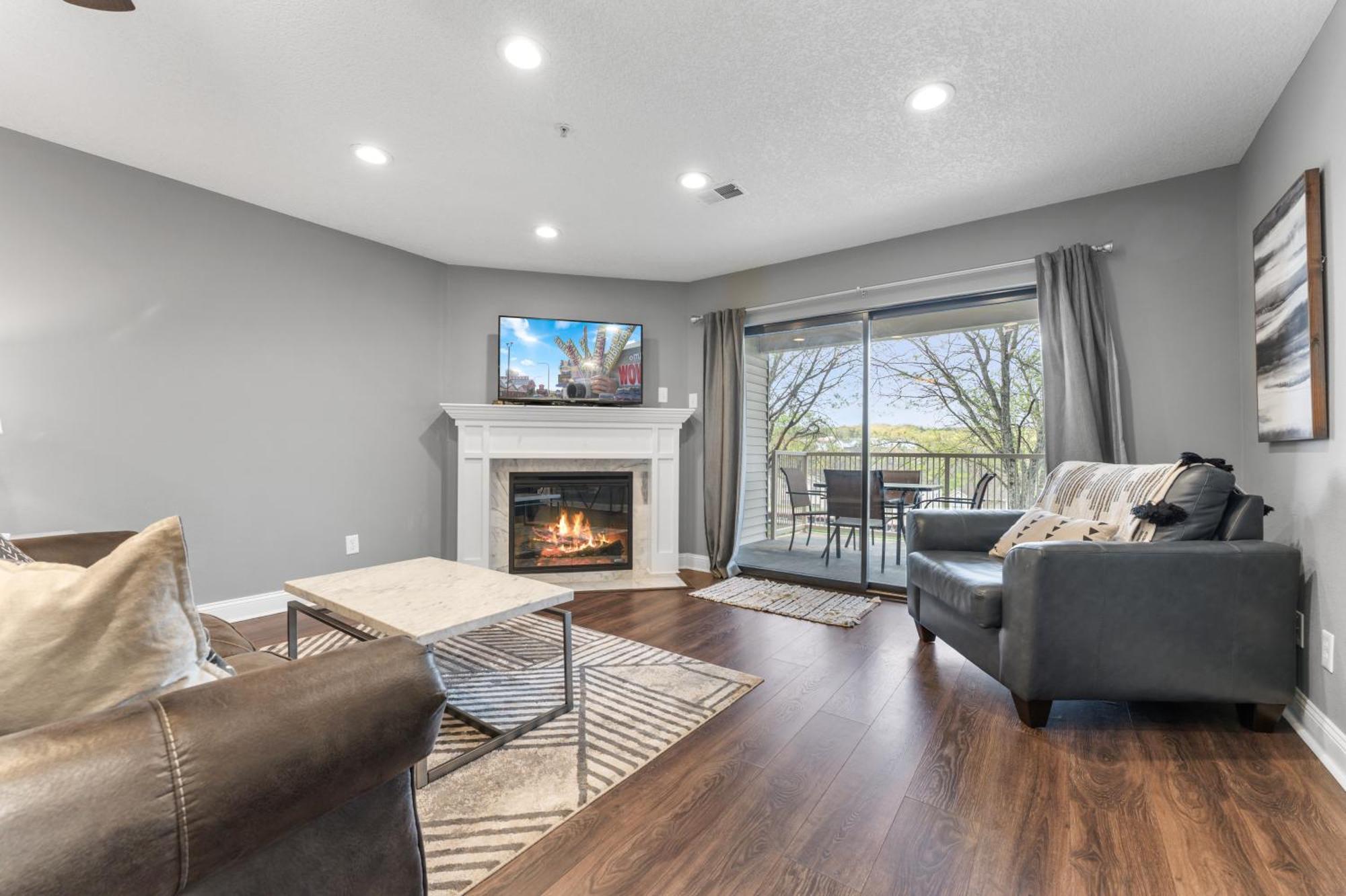 Free Daily Attractions Including Silver Dollar City! Spacious, Centrally Located, 2 Pools Holiday home