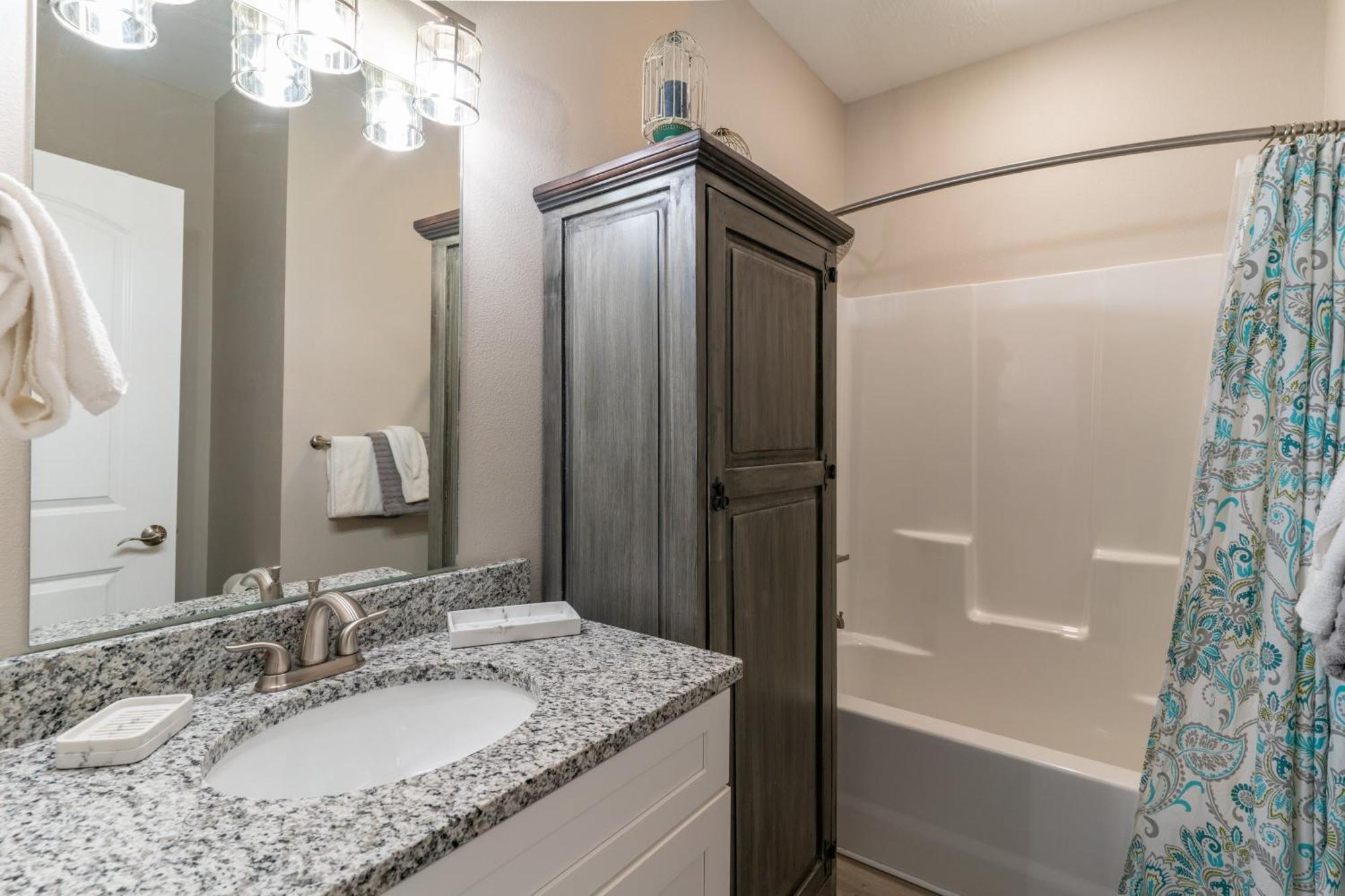 Near 76 Strip And Sdc - King Beds - Outdoor Pool - Free Attraction Tickets - V3301-6 Apartment Branson