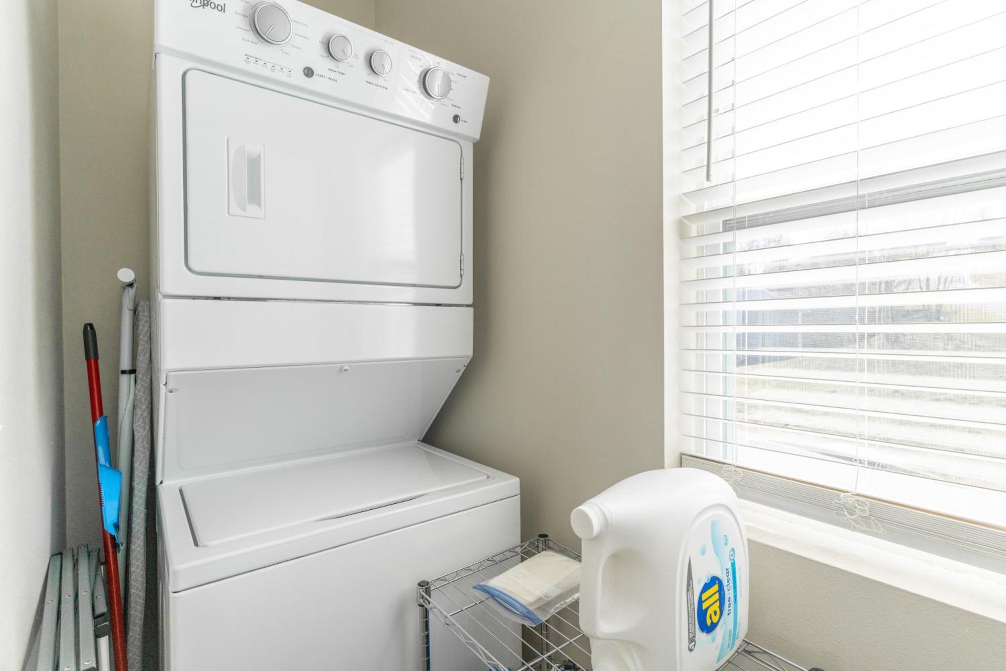 Near 76 Strip And Sdc - King Beds - Outdoor Pool - Free Attraction Tickets - V3301-6 Apartment