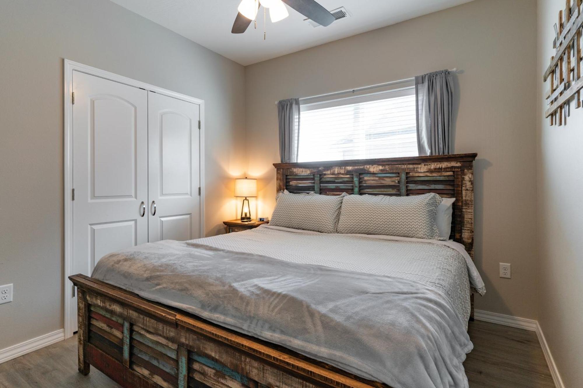 Near 76 Strip And Sdc - King Beds - Outdoor Pool - Free Attraction Tickets - V3301-6 Apartment *