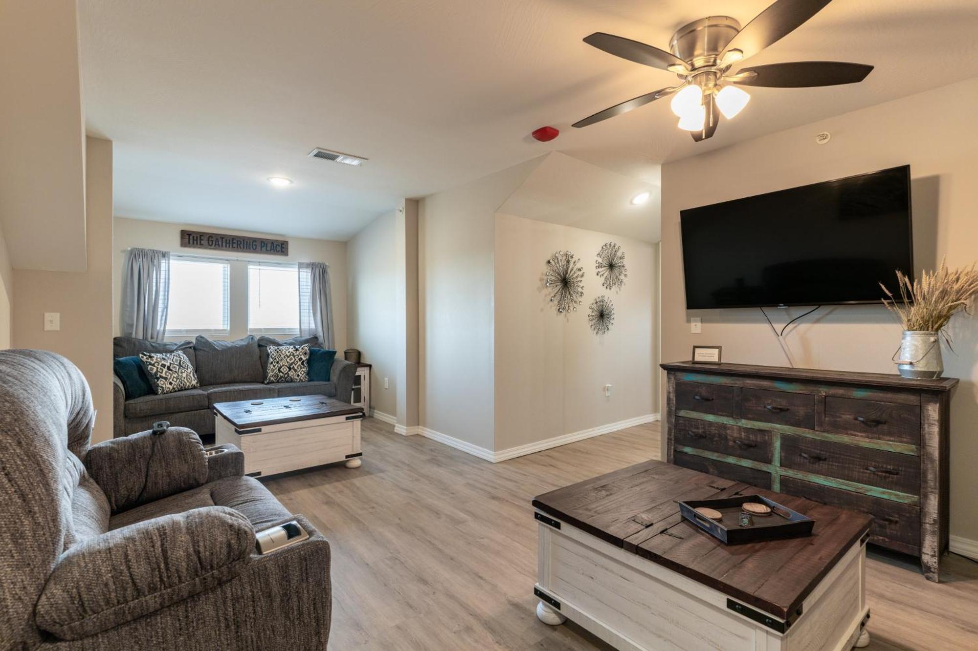 Near 76 Strip And Sdc - King Beds - Outdoor Pool - Free Attraction Tickets - V3301-6 Apartment Branson