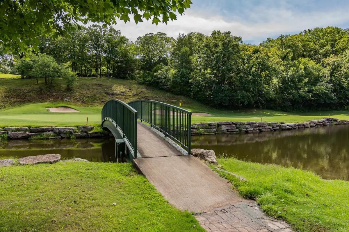 Golf On Site - Walk-in Shower - Jetted Tub - Free Attraction Tickets Included Holiday home