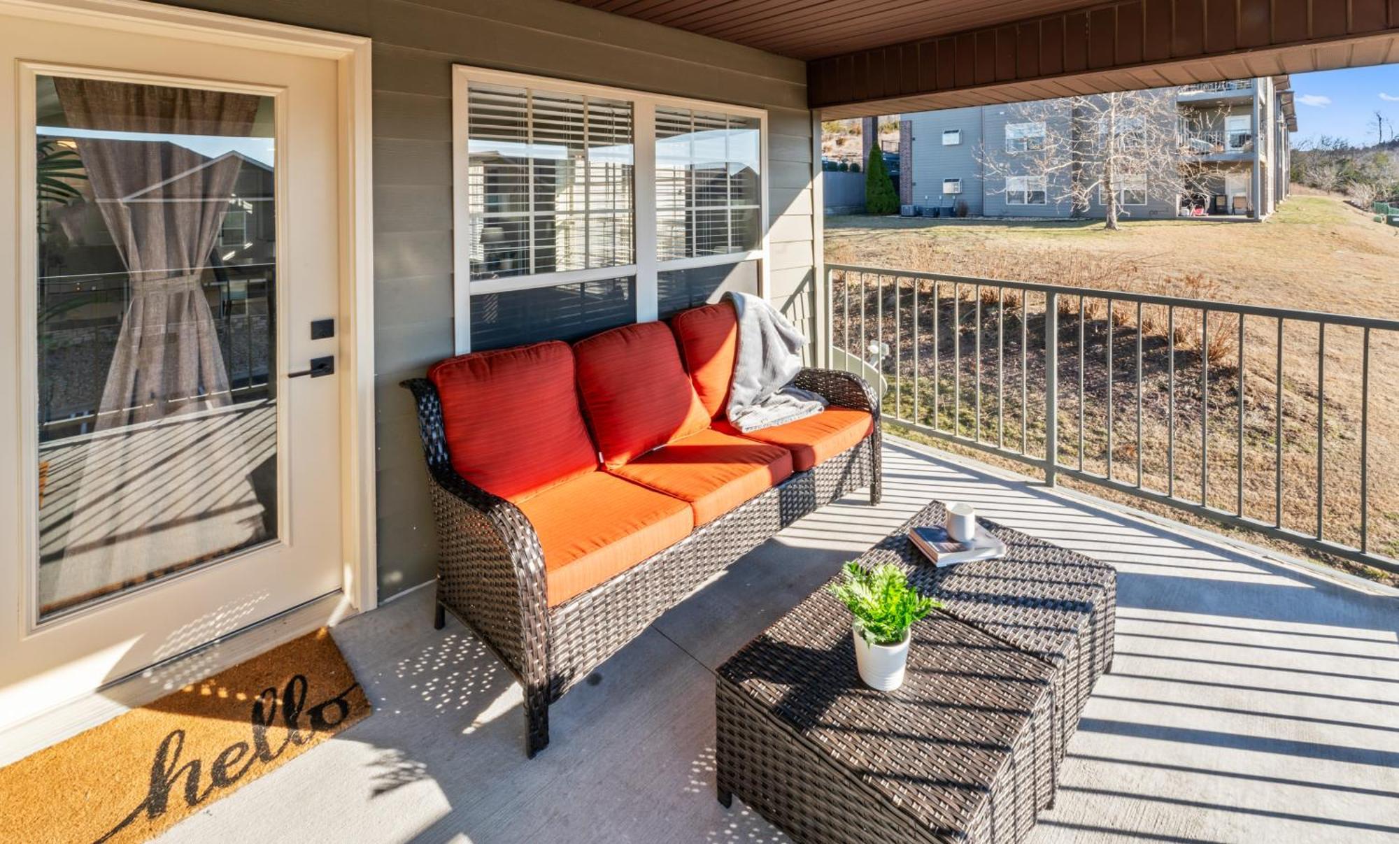 Golf On Site - Walk-in Shower - Jetted Tub - Free Attraction Tickets Included Branson