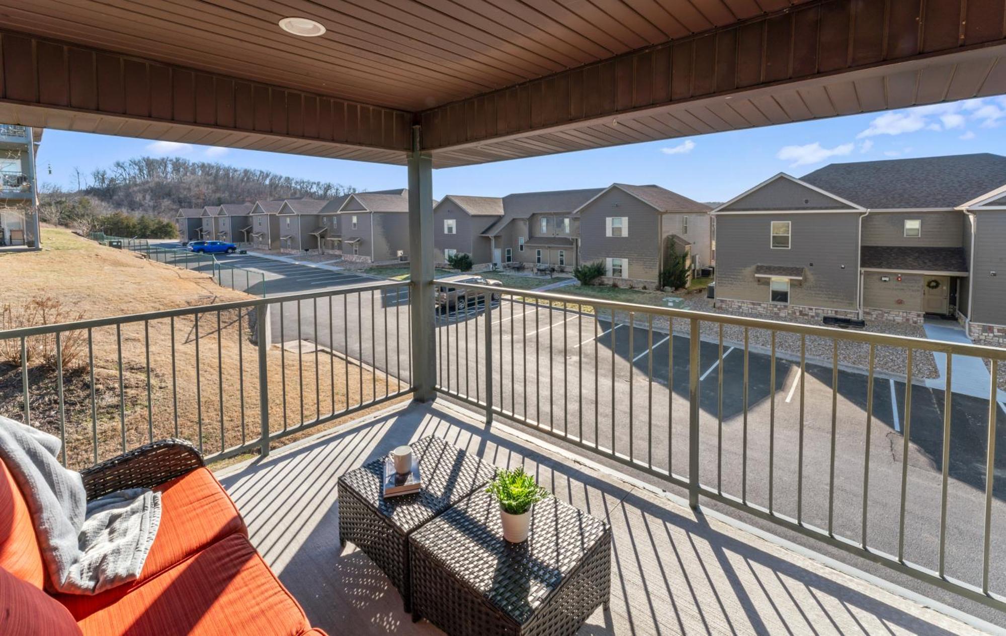 Golf On Site - Walk-in Shower - Jetted Tub - Free Attraction Tickets Included