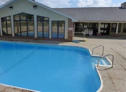 Free Silver Dollar & Other Attraction Tickets! Spacious, Great Location, Indoor & Outdoor Pools