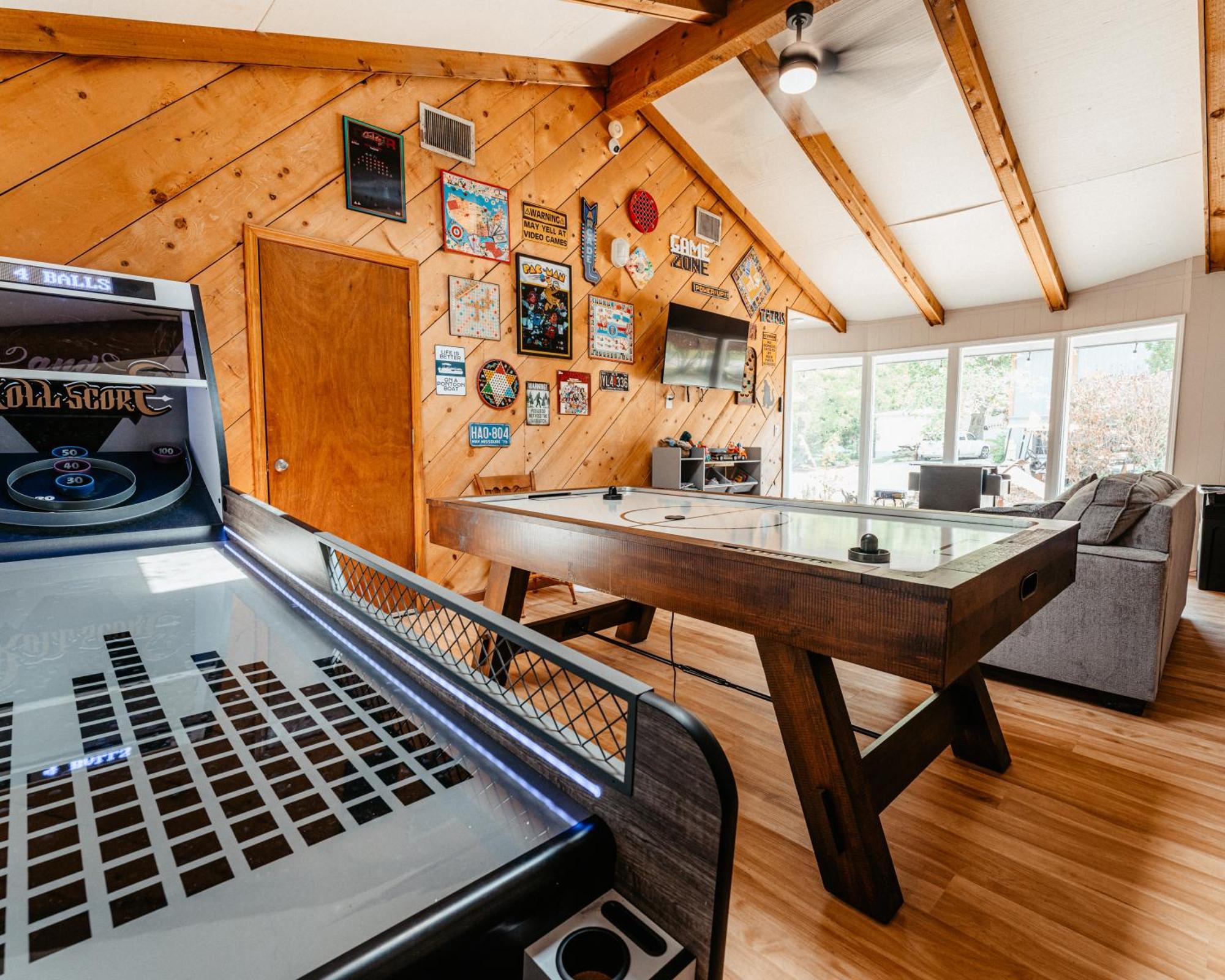 Chalet Tribesman #2 On Table Rock By Silver Dollar