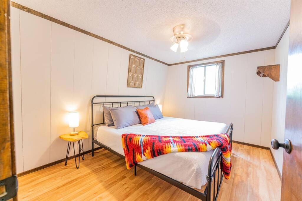 Chalet Tribesman #2 On Table Rock By Silver Dollar Branson