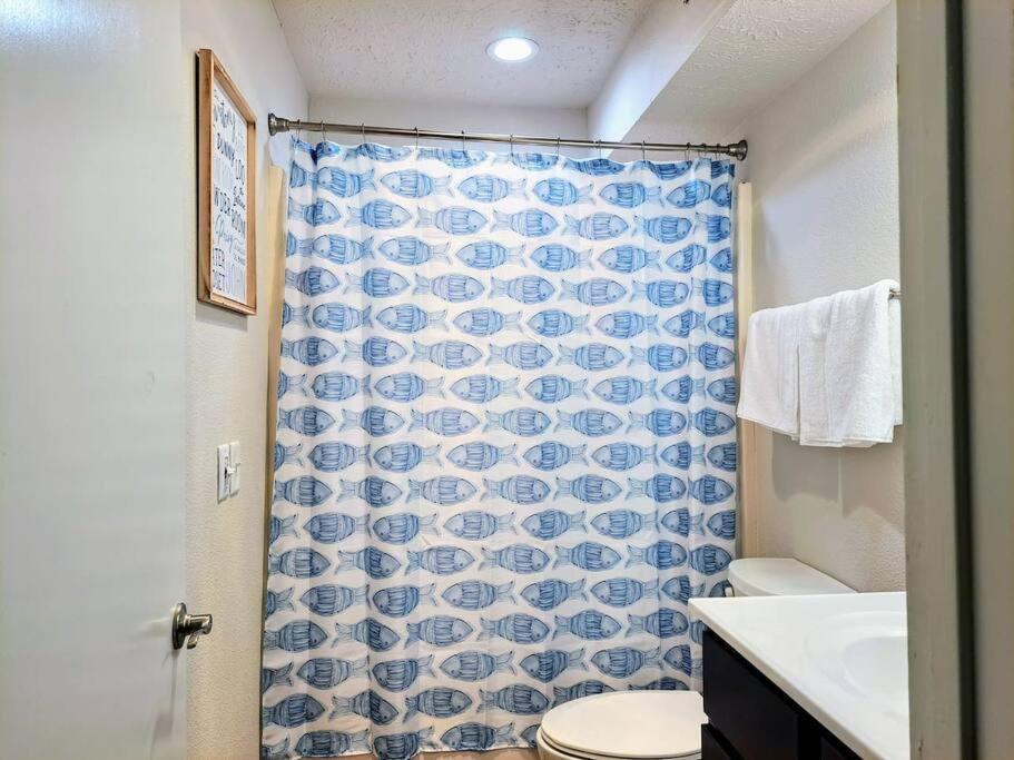 Tribesman Luxury # 7 On Table Rock Near Silver Dollar City, *