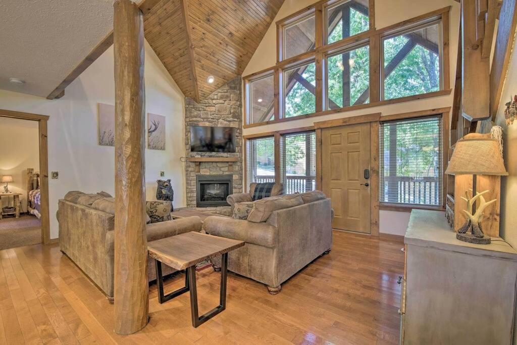 Holiday home Cozy 'rustic River Lodge' Near Sdc With Pools!