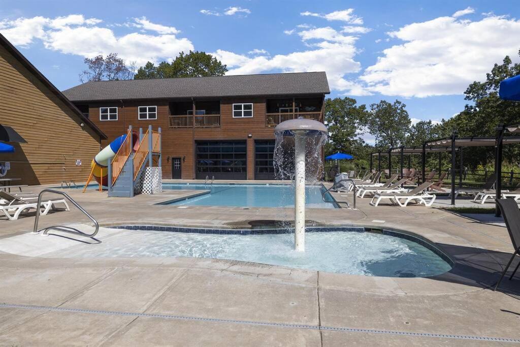 Cozy 'rustic River Lodge' Near Sdc With Pools! Holiday home *